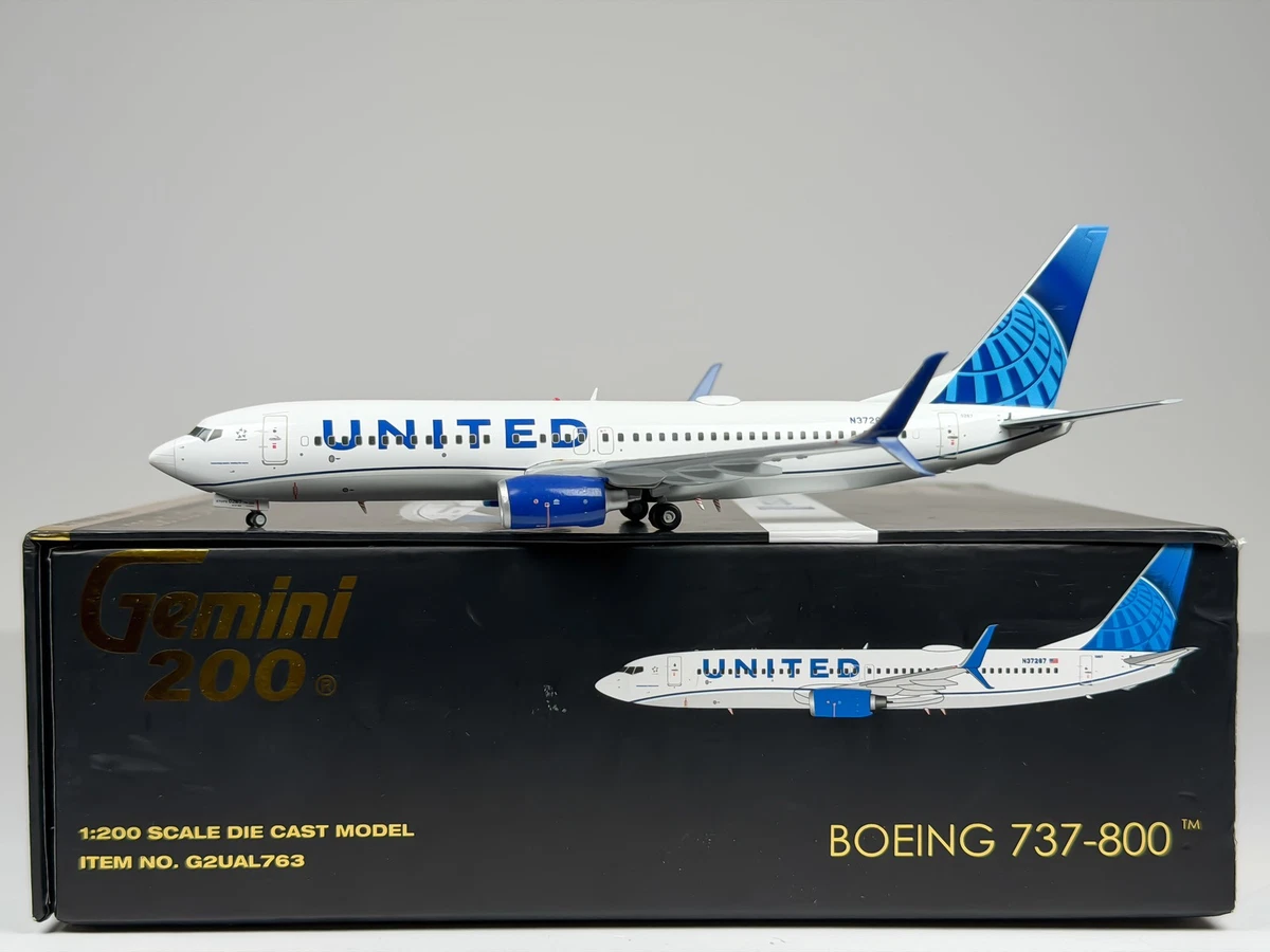 GeminiJets Boeing 737 1:200 Scale Diecast Aircraft & Spacecraft