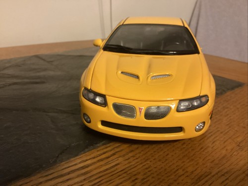 1:18 Scale 2005 Pontiac GTO Yellow Jacket GMP READ - Picture 7 of 18