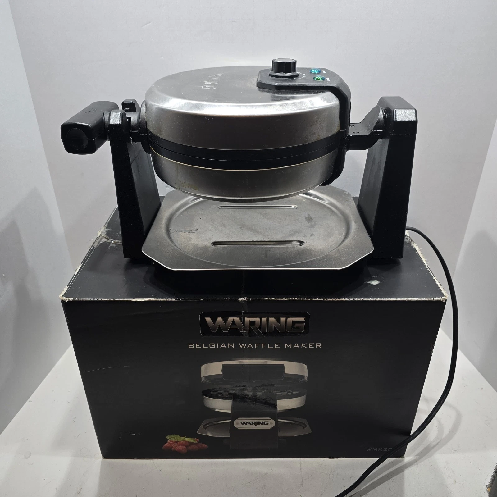 Waring Pro Professional Belgian Waffle Maker WMK200
