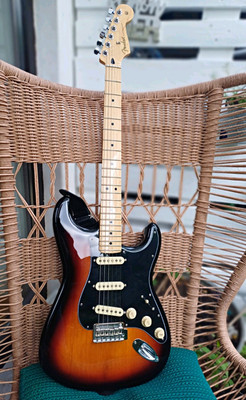 Fender Stratocaster Sunburst Custom E-Gitarre Topzustand SSS Noisless 2024