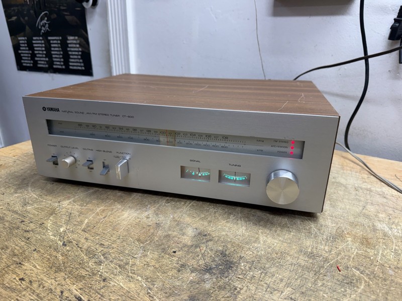 YAMAHA CT-600 STEREO AM/FM TUNER