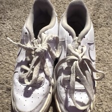 Nike White Low Top Lace-Up Athletic Sneakers ...