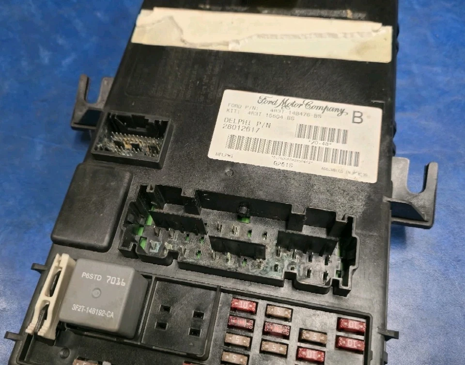 2005 2006 FORD MUSTANG MÓDULO DE CONTROLE DE CORPO CAIXA DE FUSÍVEIS INTERIOR BCM 4R3T-14B476-BS - Imagem 3 de 4