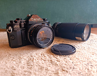 Canon A 1 SLR Spiegelreflexkamera schwarz mit FD 50mm 1:1.8 S.C. Zoom