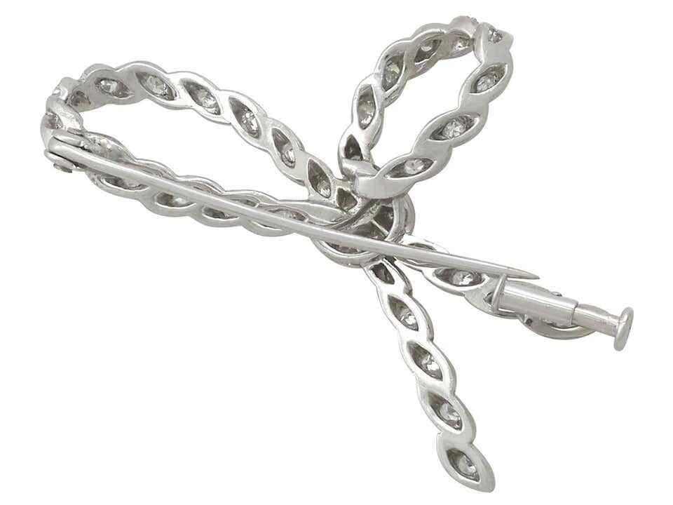 Женская брошь на булавке с искусственным белым блестящим сапфиром круглой огранки 2 карата серебро 935 - Изображение 4 из 4