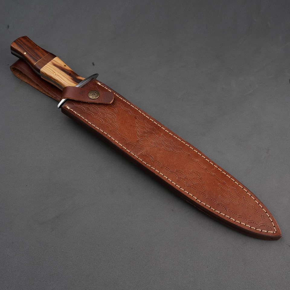 CUCHILLO DE CHEF PROFESIONAL DE ACERO INOXIDABLE personalizado hecho a mano damasco con cuero Foto 2 de 2