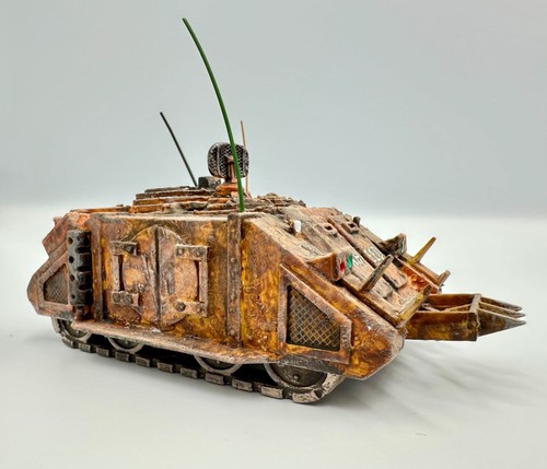 Warhammer 40K Space Marine Tank, Superbly Painted - Picture 6 of 12