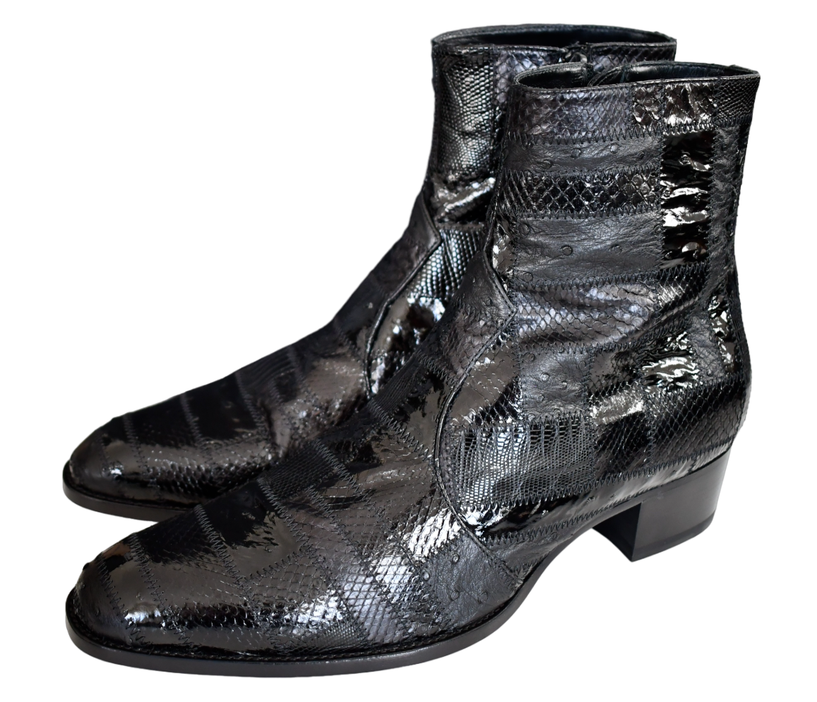 SAINT LAURENT ウエスタンブーツ　スター wyatt chelsea boots in suede | Saint Laurent | YSL NL