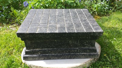  Sockel aus Lavastein  Indonesien Säule Sellplatz Ablage Unterbau Buddha Bali