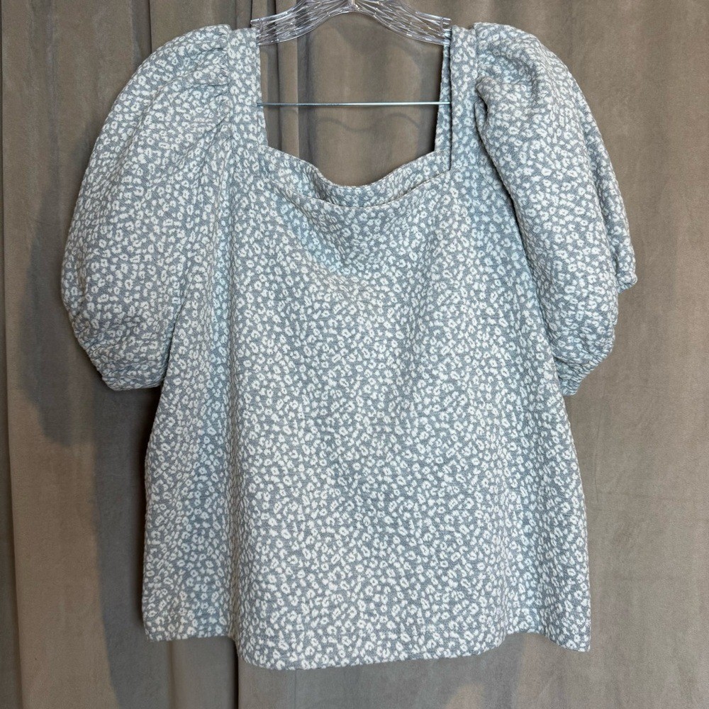 LOFT Gray Patterned Puff Sleeve Blouse cheetah le… - image 1