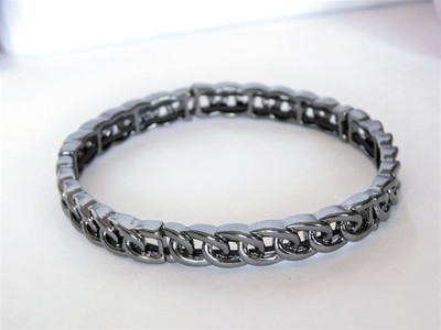 Beautiful Lia Sophia ''INTERLINK'' Stretch Bracelet, Hematite, NWOT