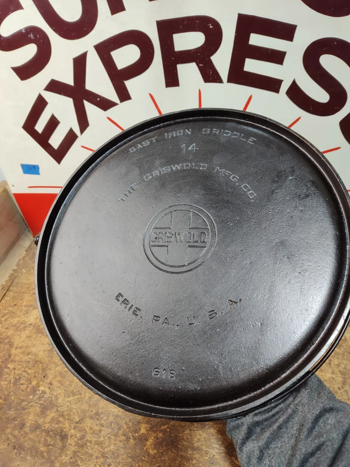 "Fully Restored" GRISWOLD CAST IRON #14 Griddle Pan Large Logo Seasoned Flat
