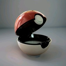 Pokeball apribile Pokemon Ultraball Pikachu Charmander Bulbasaur Squirtle