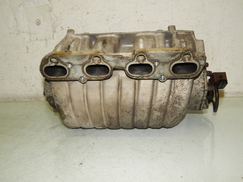 Audi A8 4D 3,7 V8 169KW Ansaugbrücke Ansaugkrümmer 077133185F 255218 - Bild 2 von 7