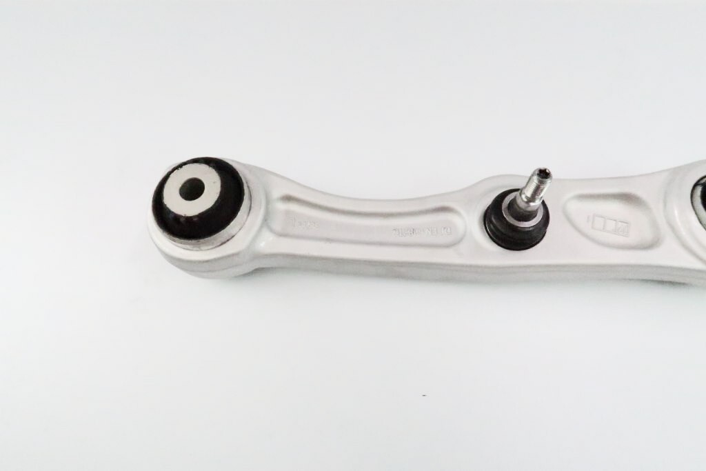 Rolls Royce Cullinan left lower control arm wishbone #1428