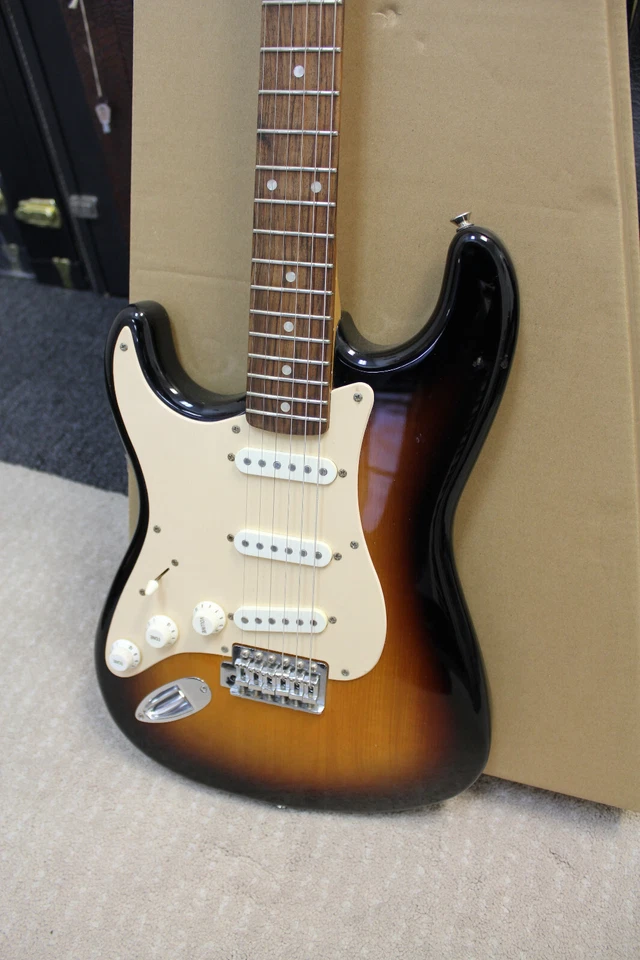 Left Handed Fender Squier Affinity Strat   Sunburst - Image 3 of 4