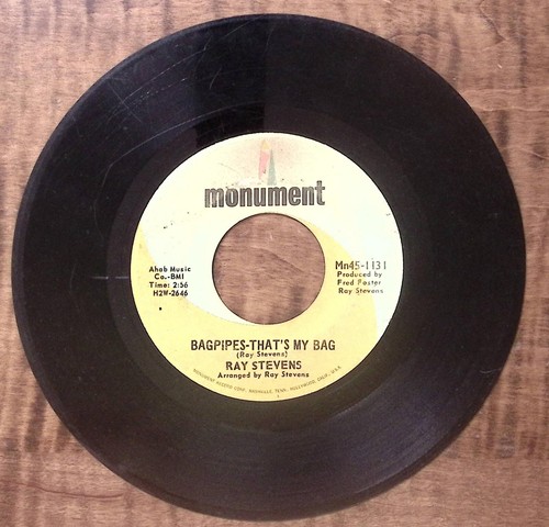 RAY STEVENS GITARZAN/BAGPIPES-THAT'S MY BAG MONUMENT RECORDS VINYL 45 63-1 - Picture 3 of 3