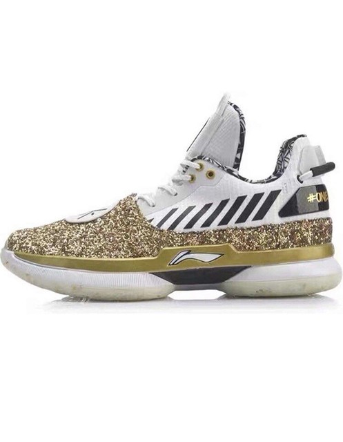 dwyane wade one last dance shoes