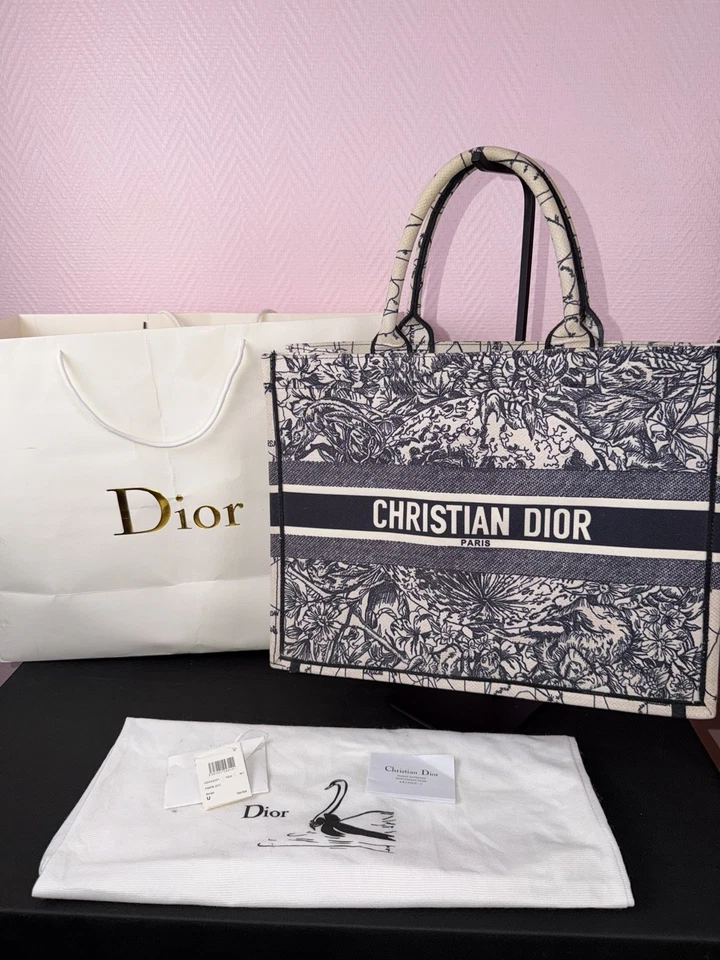 Dior Book Tote, photo 1 sur 5