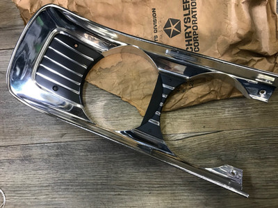1970 PLYMOUTH FURY NOS MOPAR C BODY HEADLIGHT DOOR BEZEL 3428671