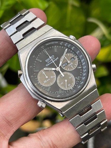Rare Seiko Chronograph Quartz 7A38-7000 Black Dial Day Date 1983's Vintage Watch - Picture 10 of 12