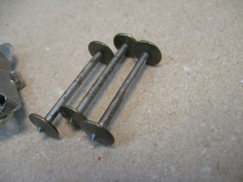 Vtg Nice Singer 127 128 Sewing Machine Shuttle #54504 w/ Carrier & 3 Bobbins - Picture 9 of 15