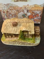 David Winter Little Mill Handmade and Hand painted 2004 DWC 08