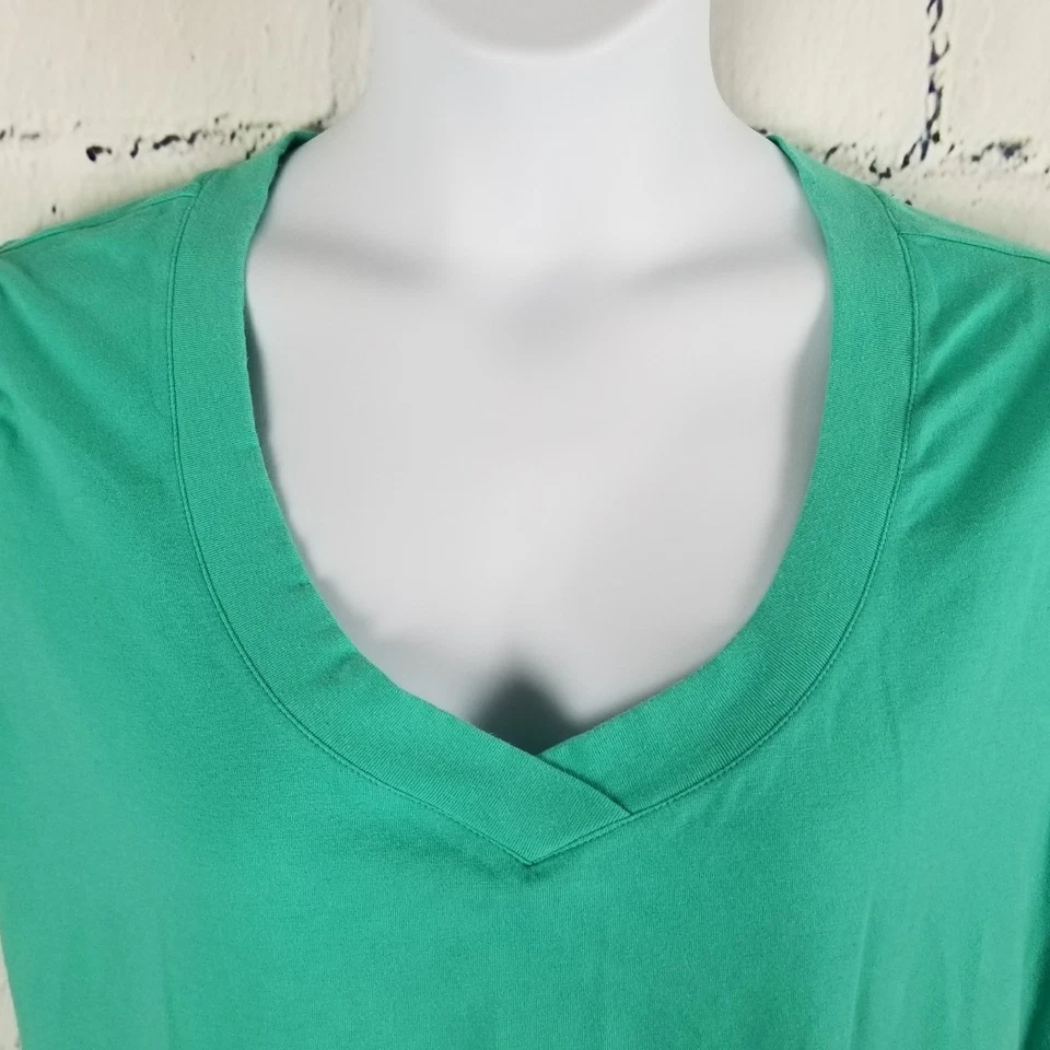 Camiseta Lane Bryant Ajuste Moderno Talla Grande 18W 20W Verde Manga Corta Cuello Redondo  Foto 2 de 4