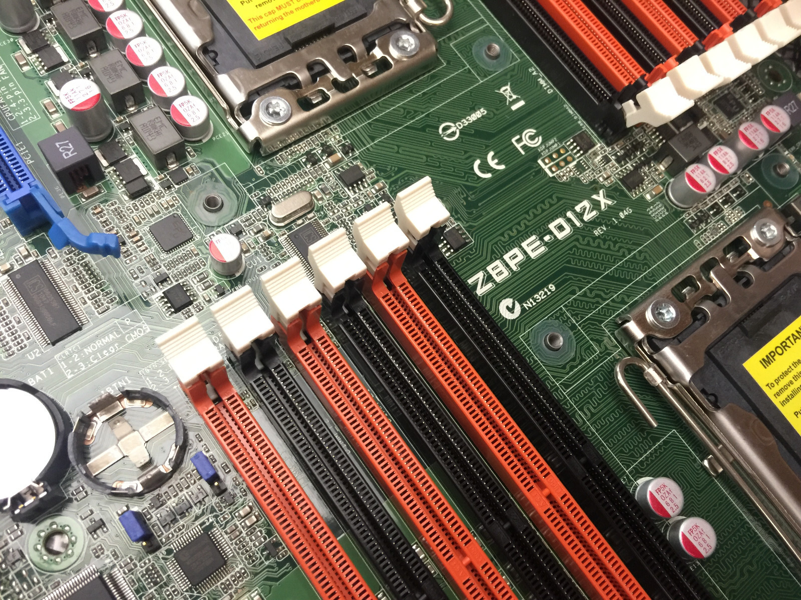 ASUS Z8PED12X (ASMB4IKVM) Dual LGA 1366 DDR3 Intel 5520 Server