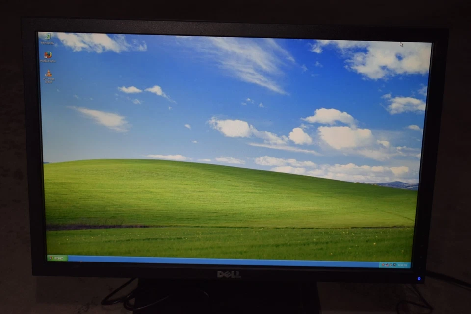 Dell Optiplex USF Quad Core i7-2600S 4GB 500GB HD Windows XP Pro 22" LCD Monitor - Image 2 of 4