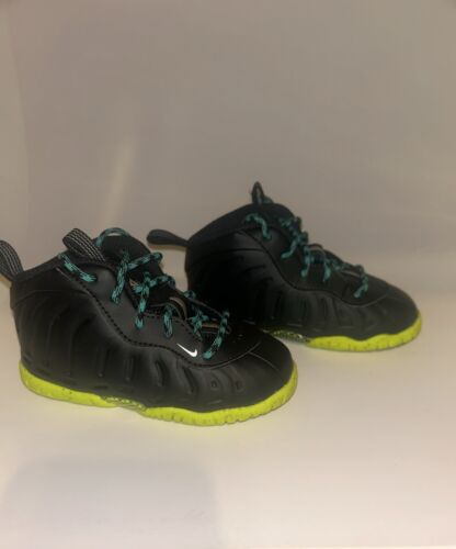 Nike Little Posite One 'Emerging Powers' nere/volt DZ2858-001 bambino taglia 7C - Foto 4 di 5