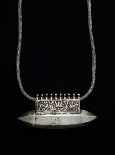 Ethnic silver amulet box pendant necklace, Karnataka South India,1900 approx - Picture 1 of 6