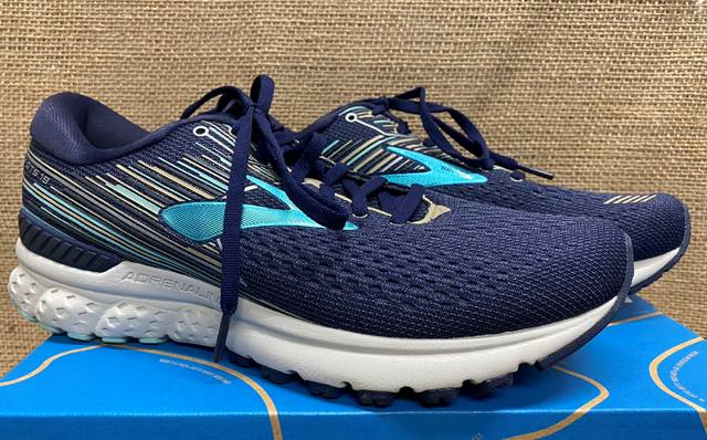 brooks gts 19 women's