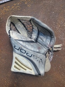 Bauer Vapor Hockey Goalie Glove Catcher 