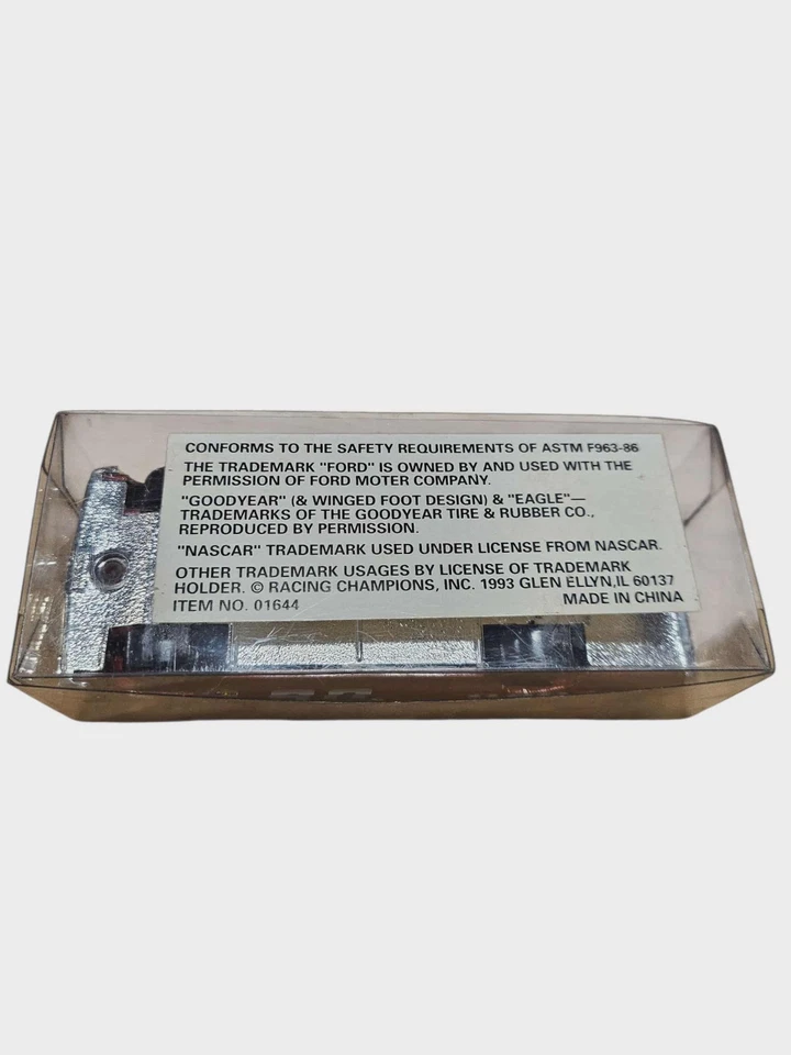 Литая модель Racing Champions Cale Yarborough No06 1964 Ford Ltd Edition 1:43 - Изображение 2 из 2