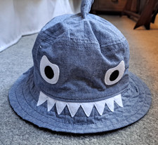 Baby Gap Unisex Denim Bucket Shark Beach Hat  toddler small medium