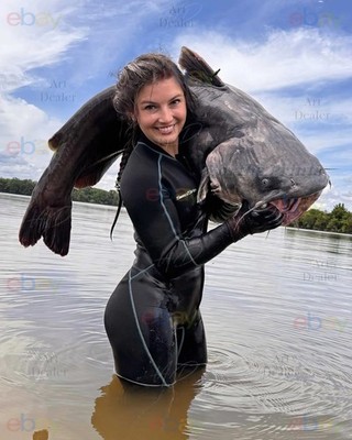 Hannah Barron ''Catfish Girl'' Vintage Portrait #5 HBCFG05 Hunting/Fishing