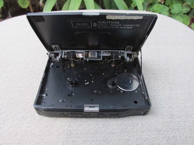 アイワ カセットプレーヤー HS-PX610 WALKMAN ポータブル s-l400.jpg
