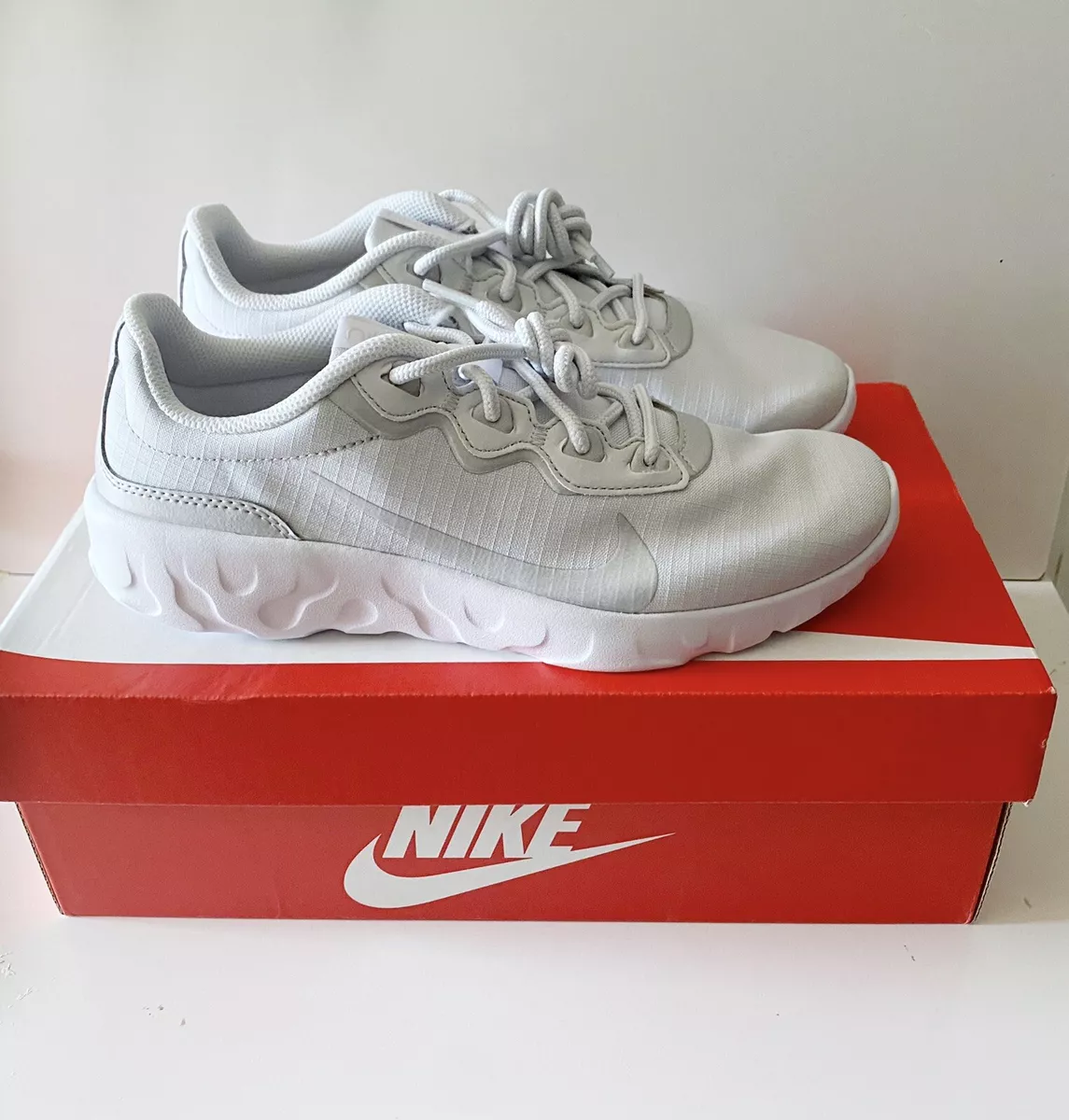 Wmns nike explore strada cheap