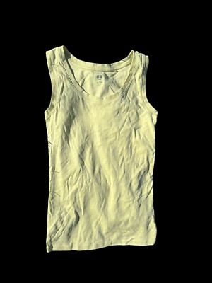  Cute and comfy UNI QLO tank top 