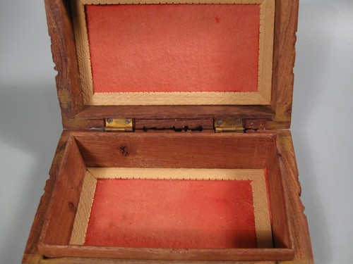 Caja de joyas/baratijas de madera tallada a mano vintage tapa con bisagras de la India - Imagen 4 de 11