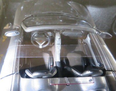 Porsche Carrera GT – Maisto 1/18 – Modèle Diecast Argent – Boîte D'origine – Occasion