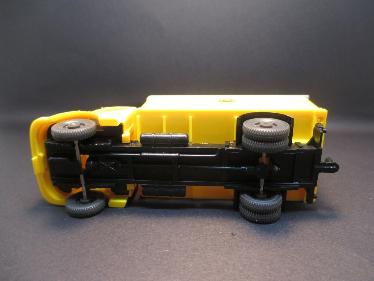 WIKING : Voiture de Poste MB 1413, Cor Fleuret, Acide Hb Nr.1021/2 (Schub148