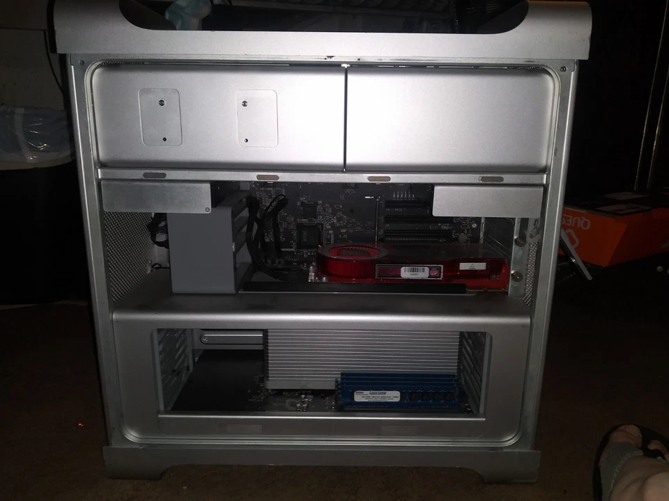 Mac Pro MB871LL/A  8GB Q.core Xeon 2.66GHz 1TB - Image 3 of 4