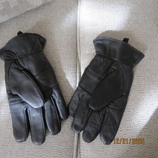Men's Thinsulate 40 GRAM Black Leather Gloves,  Size M New.
