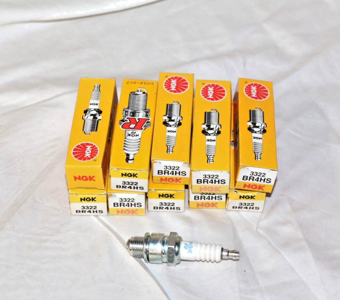 NEW NGK  BR4HS Spark Plugs Quantity 10