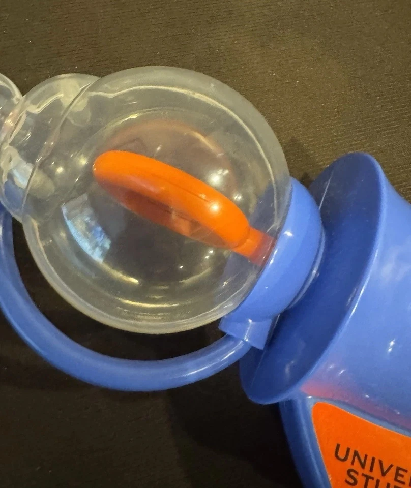 Pistola de juguete Minion Despicable Me Zapper Universal Studios iluminada giratoria / ¡Funciona! Foto 4 de 4