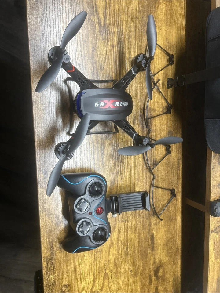 F Series 2.4ghz Quadcopter Drone with Hard Case...Hasn't been flown in awhile - Image 2 of 4