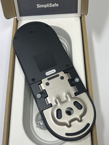 Nueva cerradura de puerta inteligente SimpliSafe con teclado PIN SSLK1 herrajes negros - Imagen 5 de 5