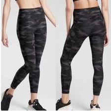 Athleta Ultimate Camo 7/8 Tight Size Medium